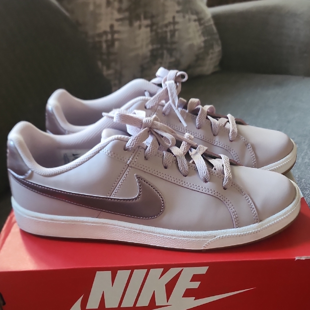 Nike Women’s Particle Rose Smokey Mauve Low Top Sneakers - Picture 4 of 7